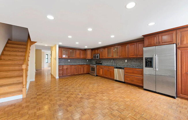 56 E 119 ST
