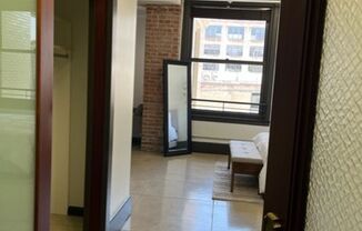 1 bed, 1 bath, 690 sqft, $1,833.33, Unit BEI-1006