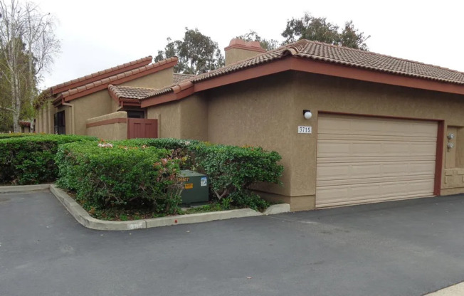 3715 Via Pacifica Walk