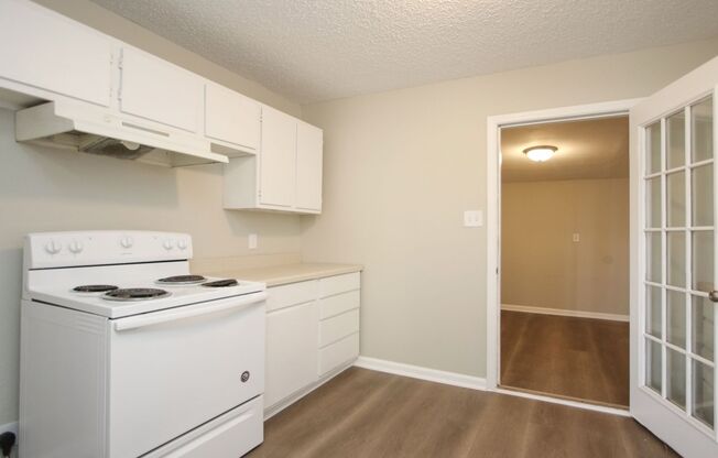 2 beds, 1 bath, $1,077