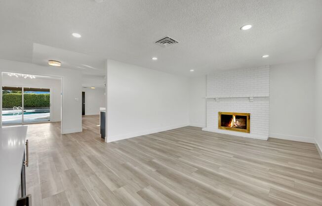 Mid-Century Modern Gem in Historic McNeil Estates – Fully Remodeled!