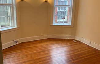 3 beds, 2.5 baths, $2,350, Unit Apt. 1