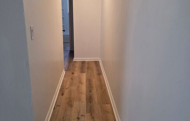 2 beds, 1 bath, 935 sqft, $1,275, Unit 332-104