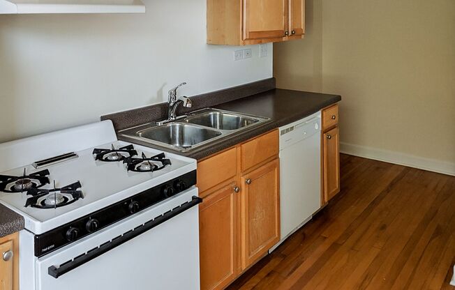 1 bed, 1 bath, 670 sqft, $1,635, Unit 1922-3