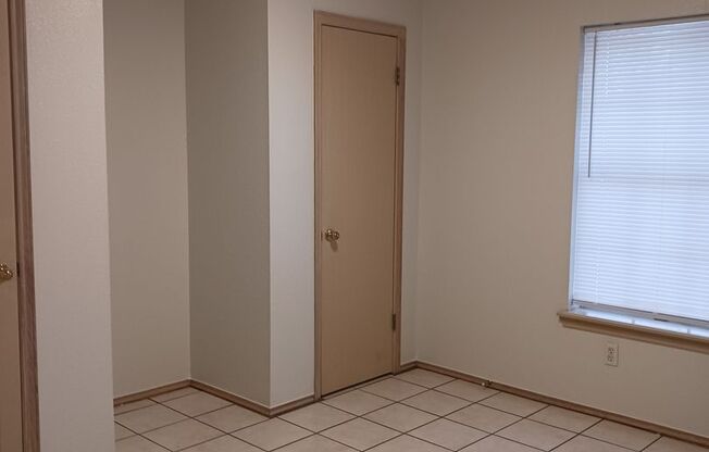 2 beds, 2 baths, 1,006 sqft, $875, Unit 80