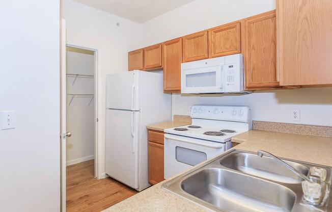 3 beds, 2 baths, 1,261 sqft, $1,495