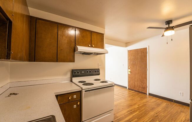 2 beds, 1 bath, 715 sqft, $1,050, Unit D1