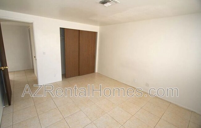 827 W 13 ST