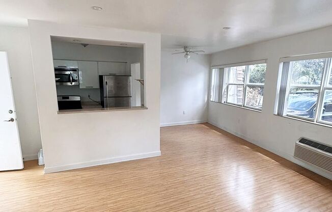 1 bed, 1 bath, 570 sqft, $1,900, Unit 206