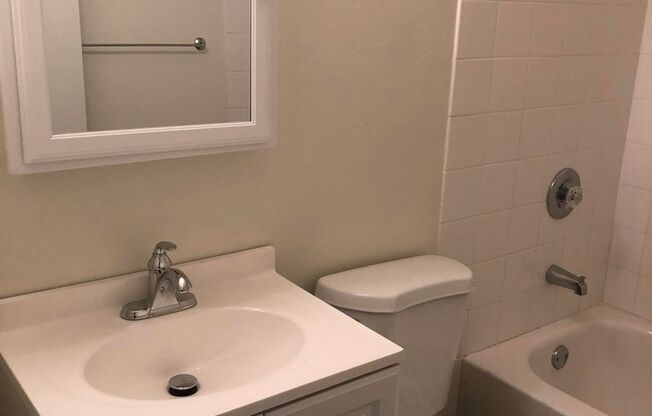 1 bed, 1 bath, $1,975, Unit 111