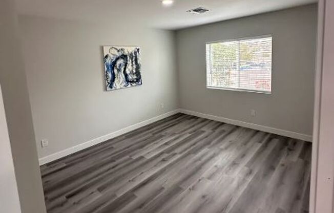 3 beds, 2 baths, 950 sqft, $1,895, Unit 13