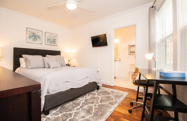 2 beds, 2 baths, 1,000 sqft, $6,995, Unit 3