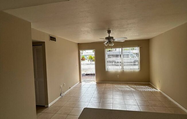 2 beds, 2 baths, 860 sqft, $1,350, Unit 4009 SE 11th Ave #105