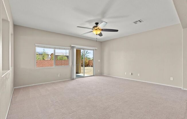 North Las Vegas Beauty – Roomy, Stylish, and Move-In Ready