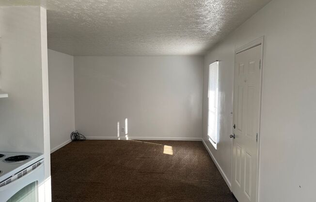 2 beds, 1 bath, $800