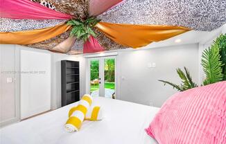 135 NW 52 ST