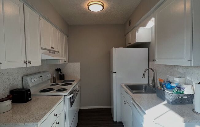 1 bed, 1 bath, 728 sqft, $750, Unit 1711-246AR