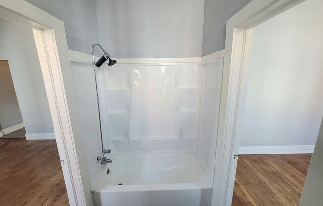 1 bed, 1 bath, 1,000 sqft, $1,095, Unit 104