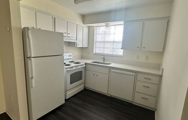1 bed, 1 bath, $1,100, Unit # 37
