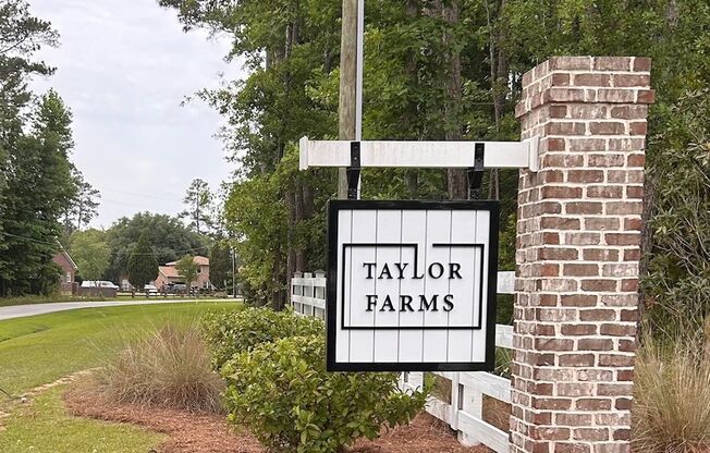Spacious 5BR/3BA Home in Ladson, SC - Mother-in-law suite, Fenced Yard and More!
