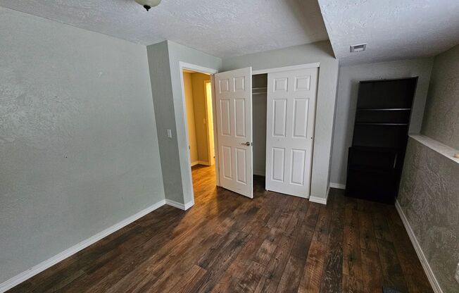 2 beds, 1 bath, $1,150