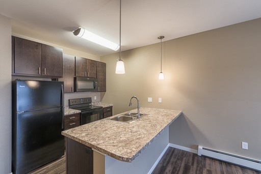 Studio, 1 bath, 610 sqft, $1,035, Unit 102