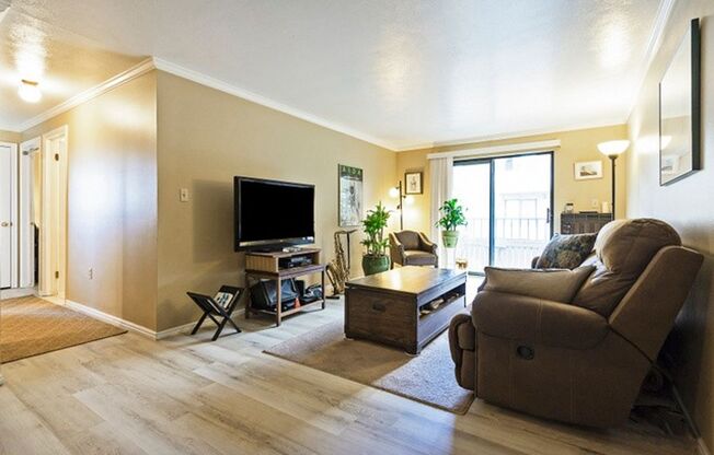 Secured 2 Bd 2 Ba Towne Park Condo