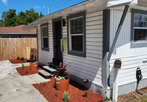 1013 DREW ST