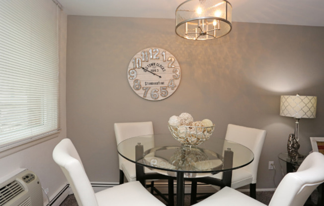 2 beds, 1.5 baths, 680 sqft, $1,375, Unit 2 Bedroom Waitlist