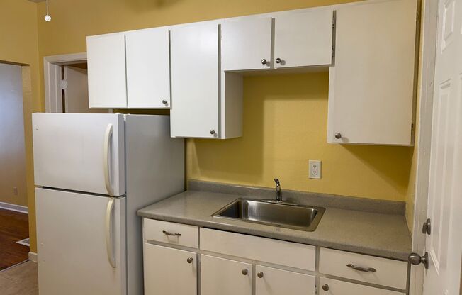 Charming 1-Bedroom Apartment in the Heart of NE Portland’s Vernon Neighborhood
