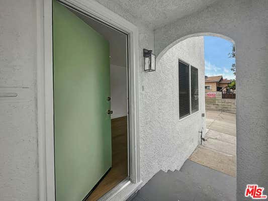 2 beds, 1 bath, 700 sqft, $2,895