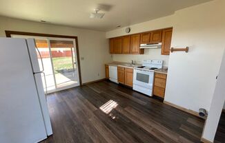 2 beds, 1 bath, $1,400