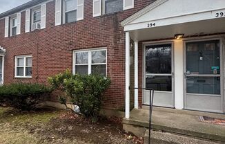 2 beds, 1 bath, $1,250, Unit 394 Wyatt Road