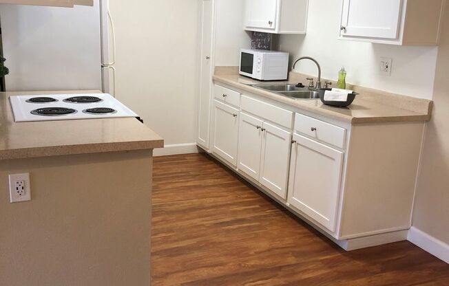 1 bed, 1 bath, 712 sqft, $2,145, Unit 23