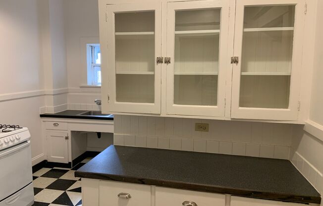 1 bed, 1 bath, 610 sqft, $1,165, Unit 206