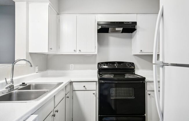 1 bed, 1 bath, 614 sqft, $900, Unit PH-114