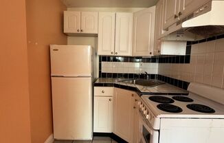 1 bed, 1 bath, $1,095, Unit Unit 2