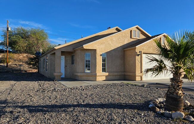3 Bedroom Home Located in Bullhead City