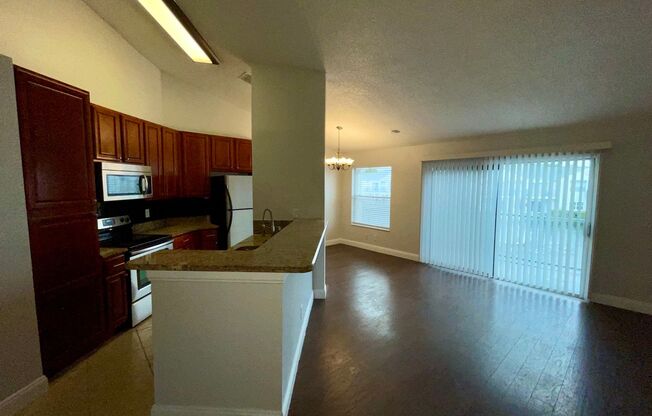 Dockside 2 bed/ 2 bath with Scenic Balcony