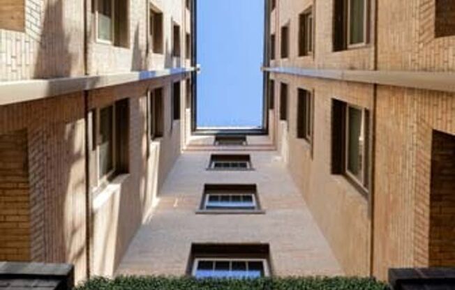 1 bed, 1 bath, 680 sqft, $1,675, Unit 25