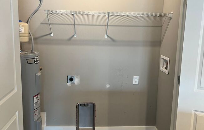 1 bed, 1 bath, 954 sqft, $1,195, Unit U208