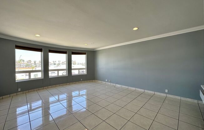 Oxnard | Hollywood Beach | Remodeled 3 Bed + 2.5 Bath | 4053 Sunset