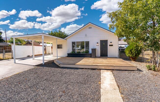 Remodeled 3 Bedroom Wenatchee Home Carport & Tons of Parking