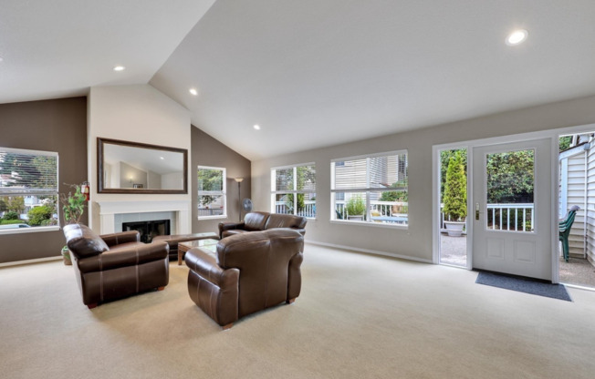 2 beds, 2 baths, $2,950, Unit # 202