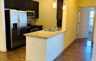 2 beds, 2 baths, 997 sqft, $1,625, Unit 617
