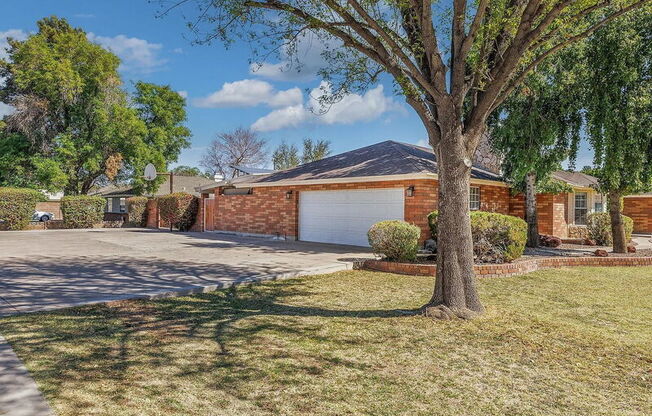 1610 E MCLELLAN RD