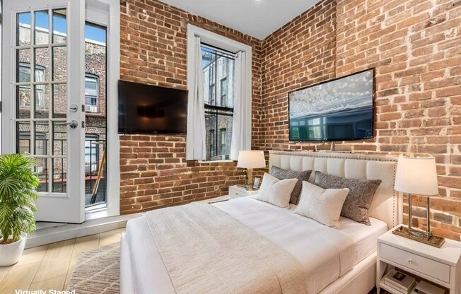 2 beds, 1 bath, $4,600, Unit 1D