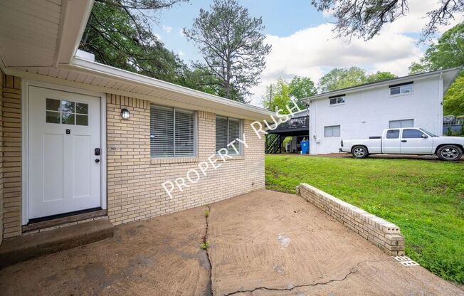 7736 HOLIDAY HLS CIR