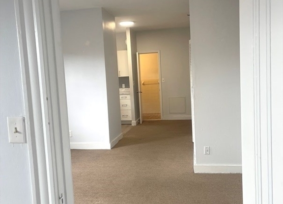 1 bed, 1 bath, 600 sqft, $2,700, Unit 503