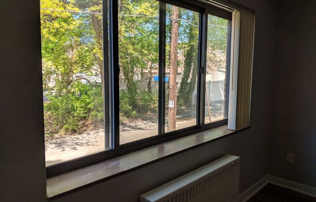 1 bed, 1 bath, 600 sqft, $1,349, Unit 5627 Rippey St. #A6